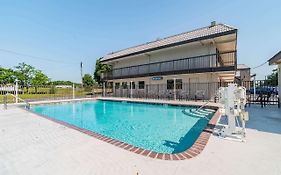 Motel 6 Tampa Near Fairgrounds - Casino